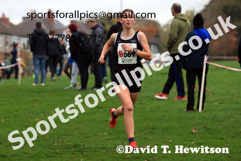 Girls Under-15s relay, 2025 Northern Cross Country Relays, Graves Park, Sheffield. Photo: David T. Hewitson/Sports for All Pics
